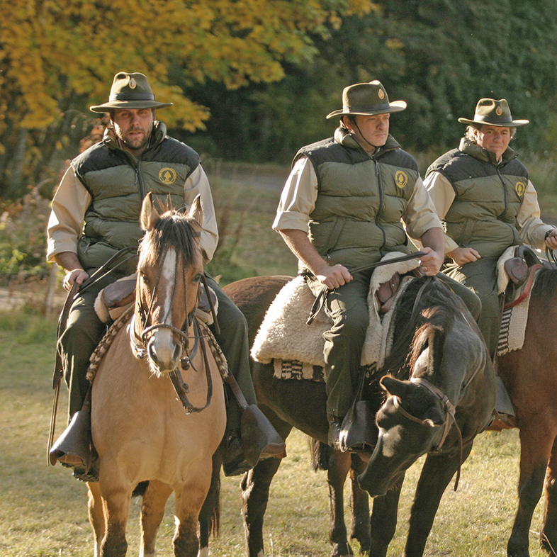 guardaparques a caballo